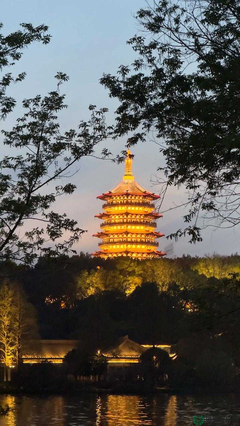 雷峰塔游戏制胜法宝，掌握资源管理艺术，解锁无敌秘籍