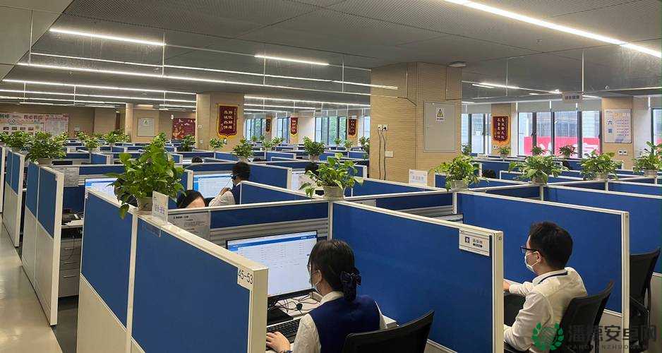 香艳职场销售客服上班跳蛋：是诱惑还是工作压力？