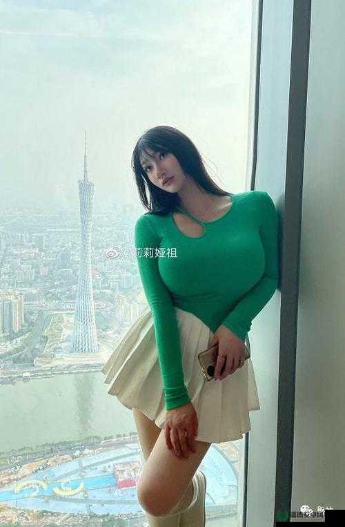 巨奶先锋引领时尚潮流的独特魅力展现
