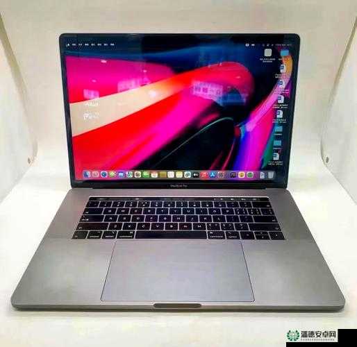 1819 岁 MacBook Pro：未来感与实用性的完美融合