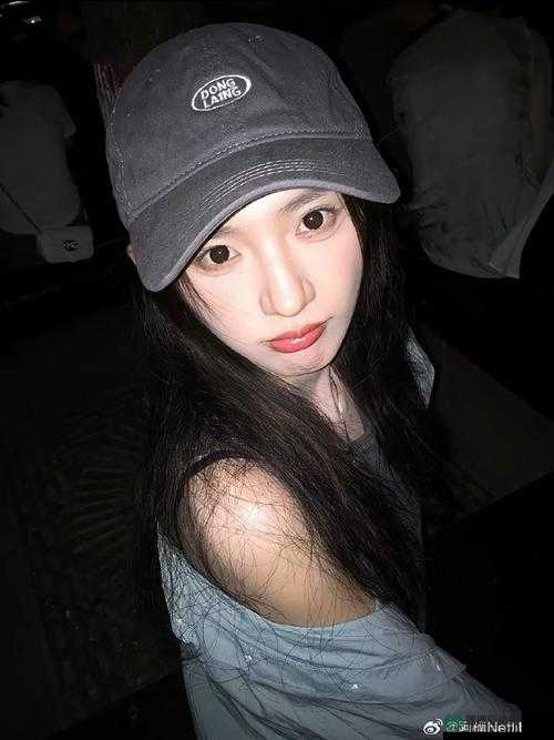 黄色真人免费张婉莹：是信息还是艺术表达？