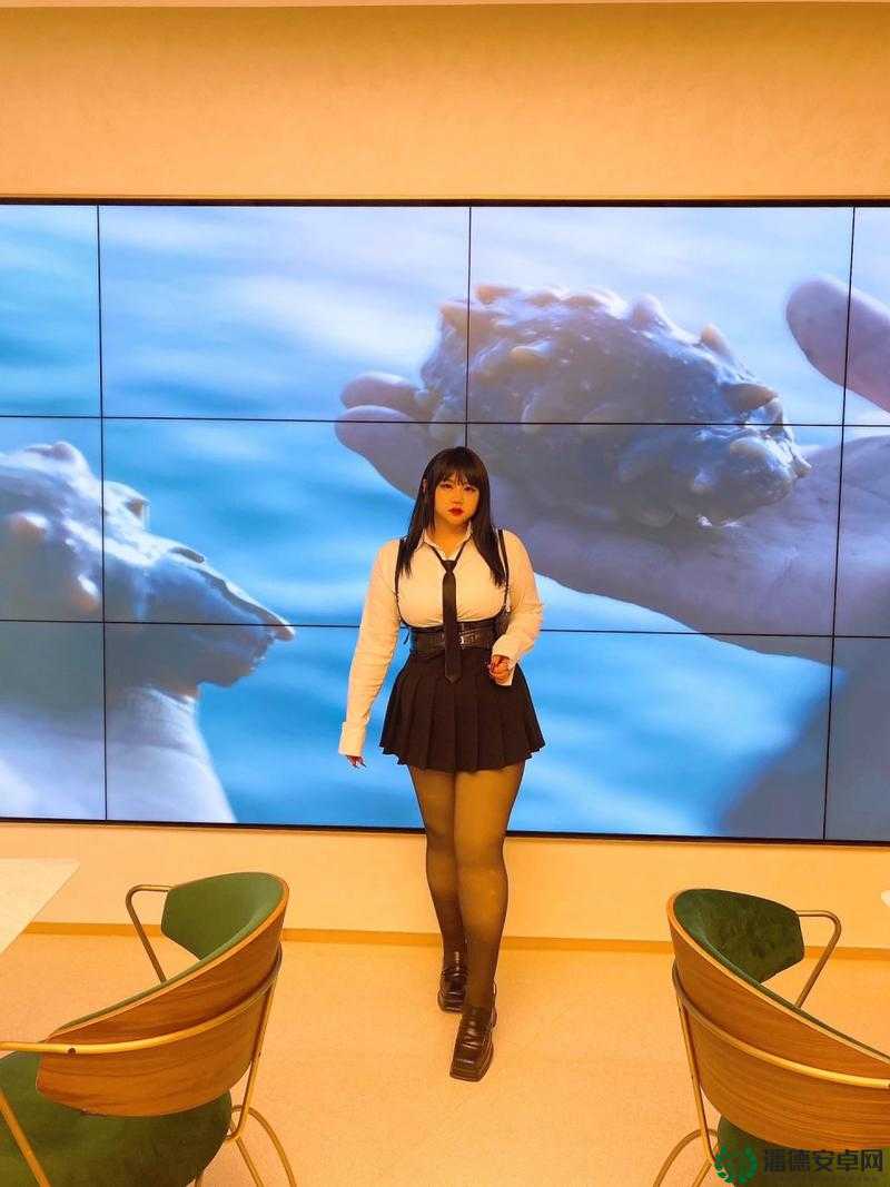 老太婆 BBwBBw 撒尿的奇特一幕