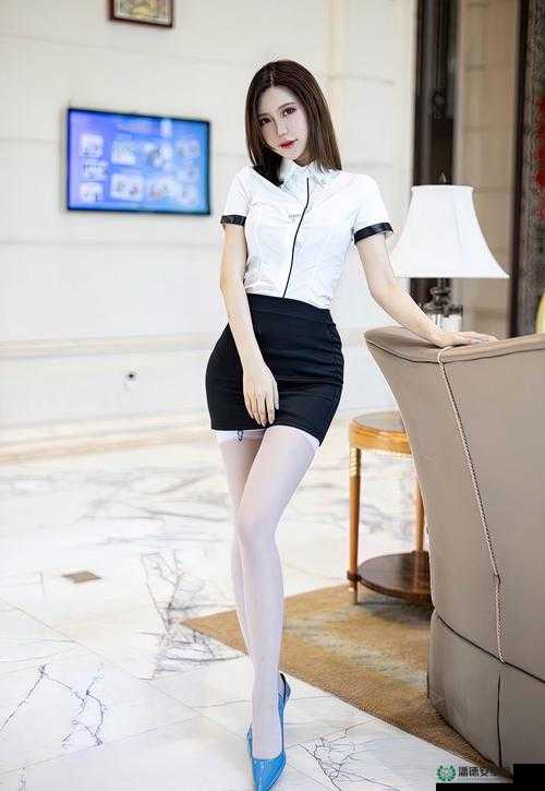 白丝美女口爆极致诱惑：展现独特魅力与激情瞬间